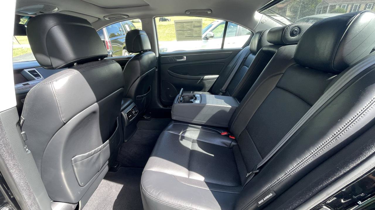 Used 2012 Hyundai Genesis 4.6 RWD image 23