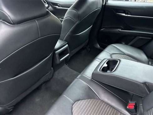 Used 2022 Toyota Camry SE image 15