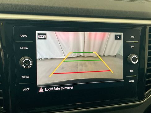 Used 2022 Volkswagen Atlas SEL AWD/4WD image 17