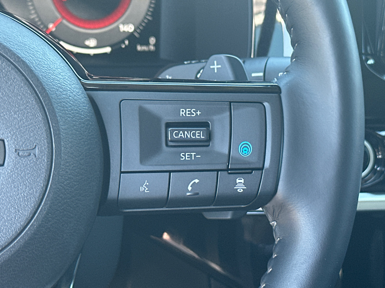 Used 2022 Nissan Pathfinder Platinum w/ Cargo Package FWD image 26