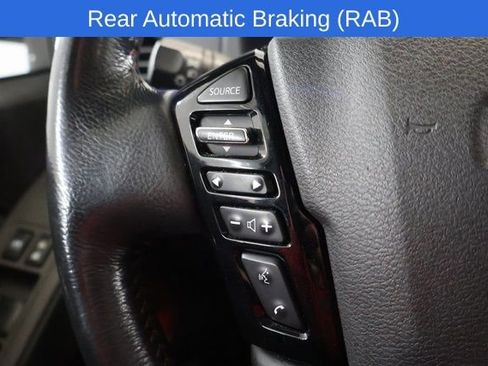 Used 2022 Nissan Frontier PRO-4X image 19