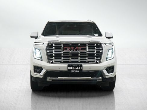 Used 2025 GMC Yukon XL Denali AWD/4WD image 8