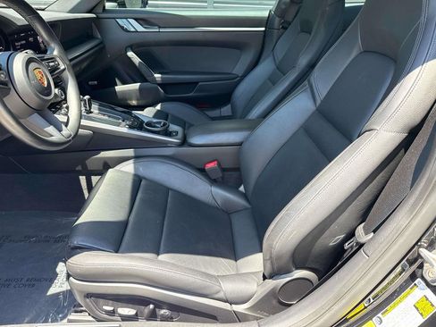 Used 2021 Porsche 911 Carrera RWD image 6