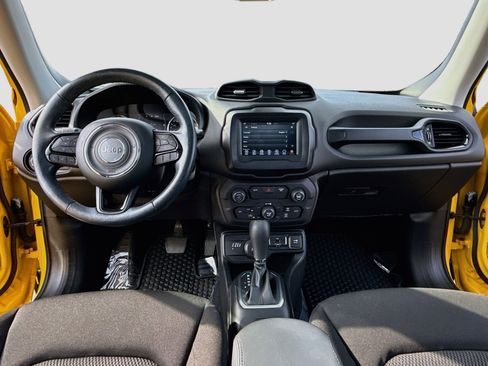 Used 2018 Jeep Renegade Altitude AWD/4WD image 14