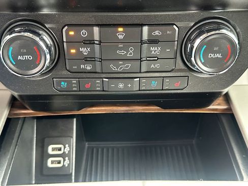 Used 2019 Ford F150 Lariat w/ Trailer Tow Package AWD/4WD image 32
