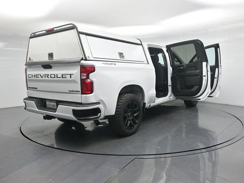 Used 2022 Chevrolet Silverado 1500 Custom w/ LPO, Blackout Package AWD/4WD image 6