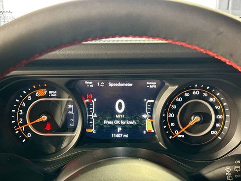Used 2024 Jeep Wrangler Unlimited Rubicon w/ Convenience Group AWD/4WD image 14