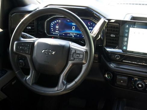 Used 2024 Chevrolet Silverado 2500 ZR2 w/ Technology Package AWD/4WD image 12
