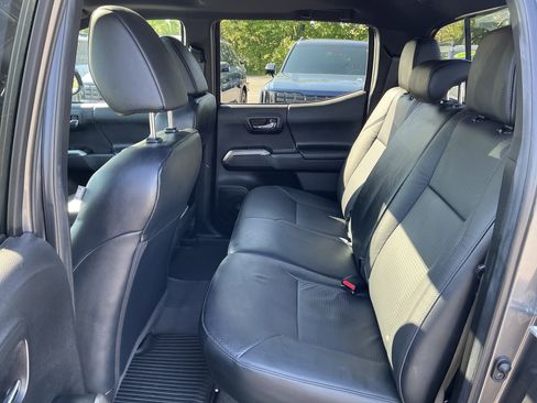 Used 2023 Toyota Tacoma Limited w/ Nightshade Package AWD/4WD image 10