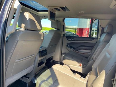 Used 2020 Chevrolet Suburban Premier AWD/4WD image 19