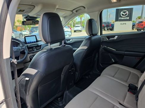 Used 2021 Ford Escape Titanium AWD/4WD image 12