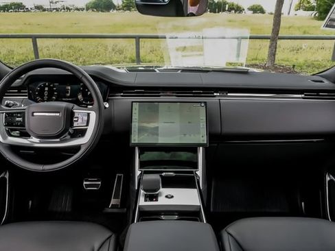 New 2026 Land Rover Range Rover Long Wheelbase SE AWD/4WD image 15