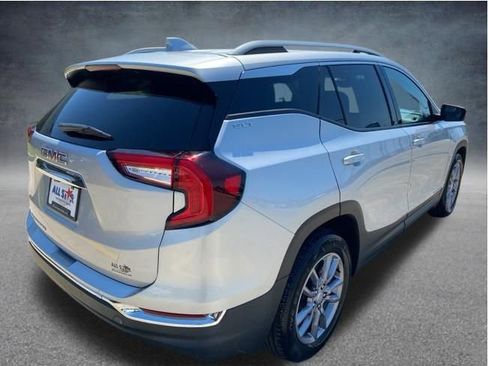 Used 2022 GMC Terrain SLT FWD image 4