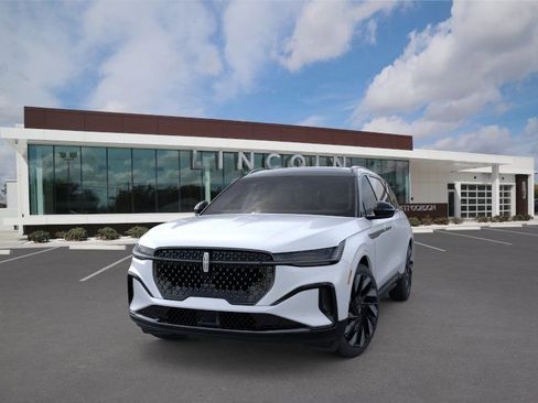New 2026 Lincoln Nautilus Reserve AWD/4WD image 2