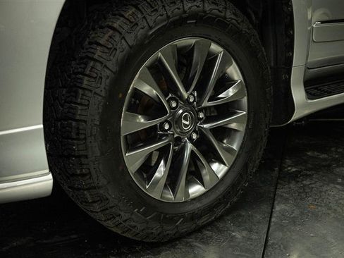 Used 2017 Lexus GX 460 Premium AWD/4WD image 3