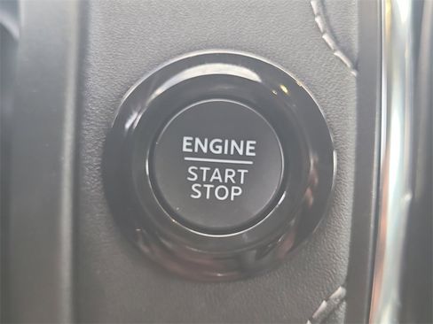 Used 2025 Ford Expedition Platinum image 29