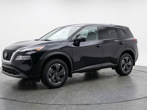 Used 2025 Nissan Rogue SV image 3