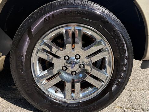 Used 2006 Ford Explorer Limited AWD/4WD image 30