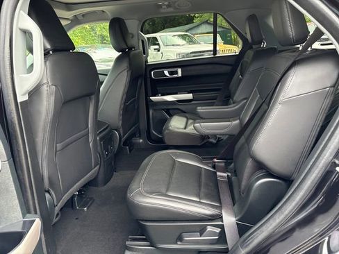 Used 2023 Ford Explorer XLT w/ Equipment Group 202A AWD/4WD image 21
