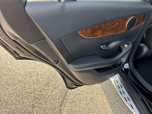 Used 2017 Mercedes-Benz GLC 300 image 21