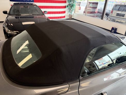 Used 2005 Chrysler Crossfire Limited RWD image 42