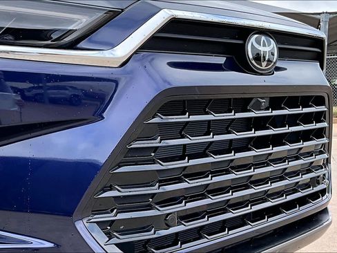 Used 2026 Toyota Grand Highlander Limited image 30