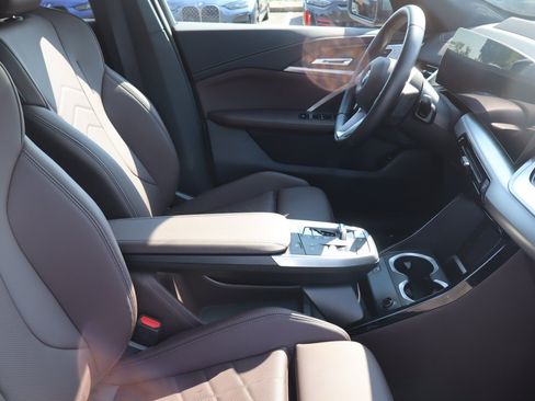Used 2025 BMW X2 xDrive28i w/ Premium Package AWD/4WD image 13