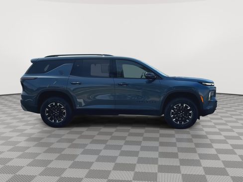 Certified 2025 Chevrolet Traverse Z71 w/ Driver Confidence Package AWD/4WD image 9