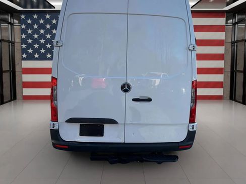 Used 2020 Mercedes-Benz Sprinter 2500 w/ Driver Convenience Package image 4