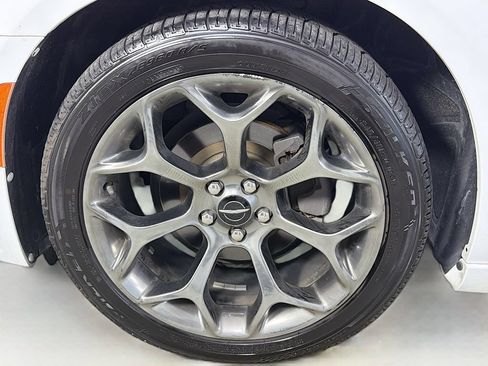 Used 2018 Chrysler 300 S w/ 300S Premium Group RWD image 29