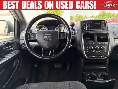 Used 2020 Dodge Grand Caravan SE FWD image 26