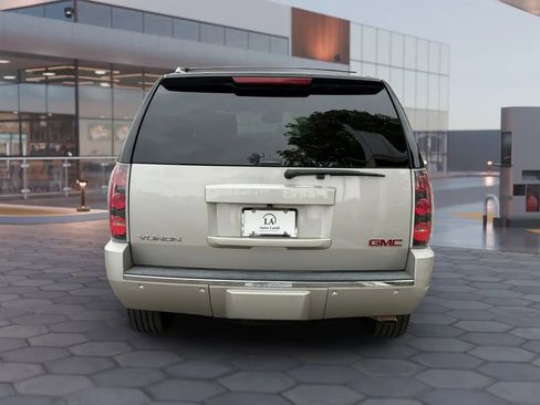 Used 2007 GMC Yukon Denali AWD/4WD image 5