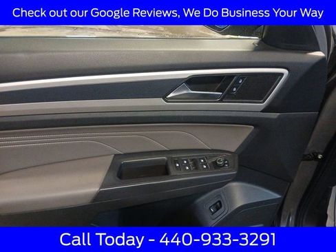 Used 2021 Volkswagen Atlas Cross Sport SE w/ Panoramic Sunroof Package image 26