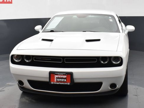 Used 2023 Dodge Challenger SXT RWD image 7