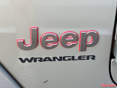 Used 2021 Jeep Wrangler Rubicon AWD/4WD image 10