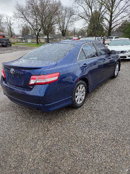 Used 2011 Toyota Camry SE w/ SE Extra-Value Pkg #1 FWD image 2