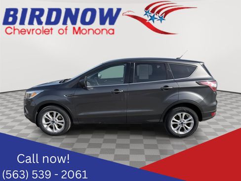 Used 2017 Ford Escape SE image 1