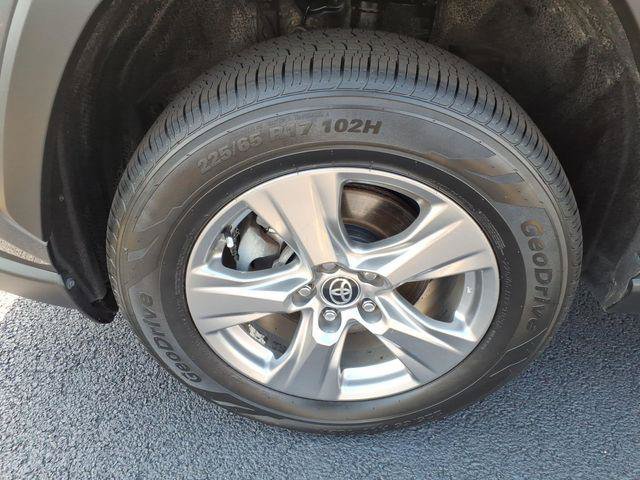 Certified 2024 Toyota RAV4 XLE FWD image 28