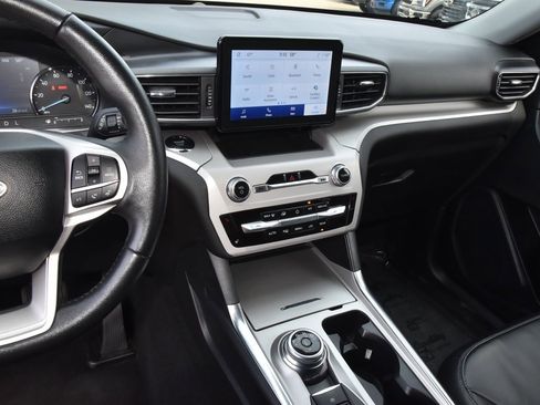 Certified 2023 Ford Explorer XLT w/ Equipment Group 202A image 27