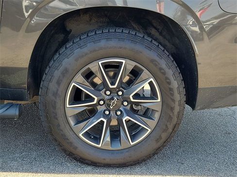 Used 2021 Chevrolet Suburban Z71 w/ Z71 Off-Road Package image 33