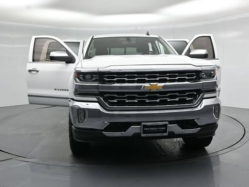 Used 2018 Chevrolet Silverado 1500 LTZ AWD/4WD image 28