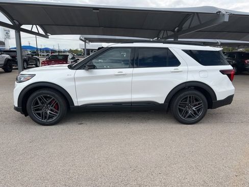New 2025 Ford Explorer ST-Line w/ Premium Package image 4