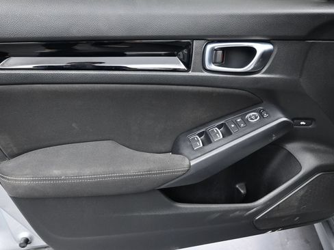 Used 2025 Honda Civic Sport image 10