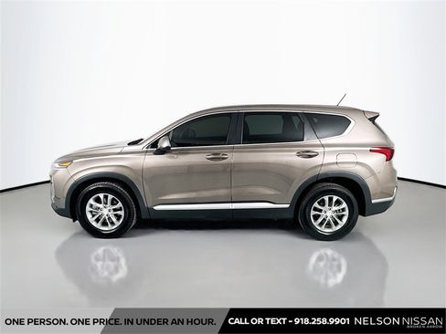 Used 2019 Hyundai Santa Fe SE image 8