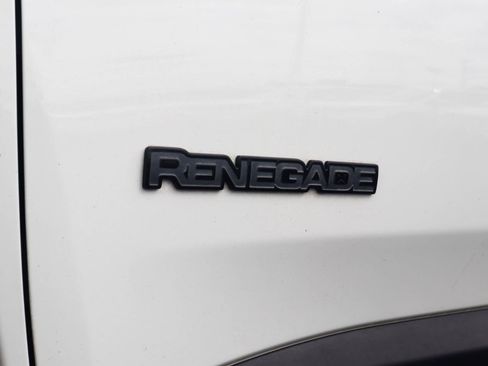 Used 2017 Jeep Renegade Altitude AWD/4WD image 22