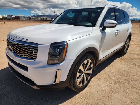 Used 2021 Kia Telluride S AWD/4WD image 3