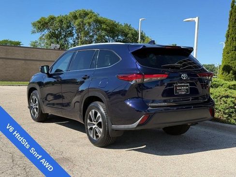 Used 2022 Toyota Highlander XLE AWD/4WD image 5