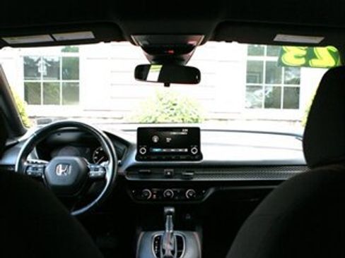 Used 2023 Honda HR-V Sport image 17