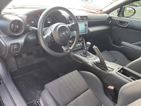 Used 2023 Toyota GR86 w/ ALL Weather Mat Package (TMS) RWD image 13