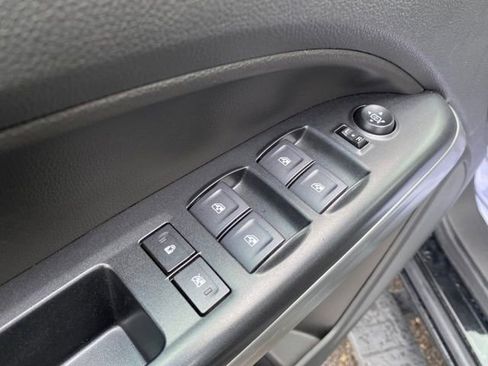 Certified 2022 Chevrolet Colorado LT w/ Luxury Package image 17